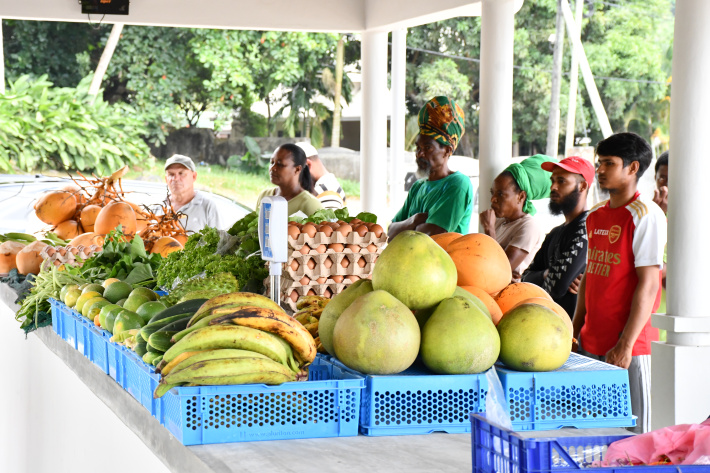 La Retraite community gets new farmers’ market