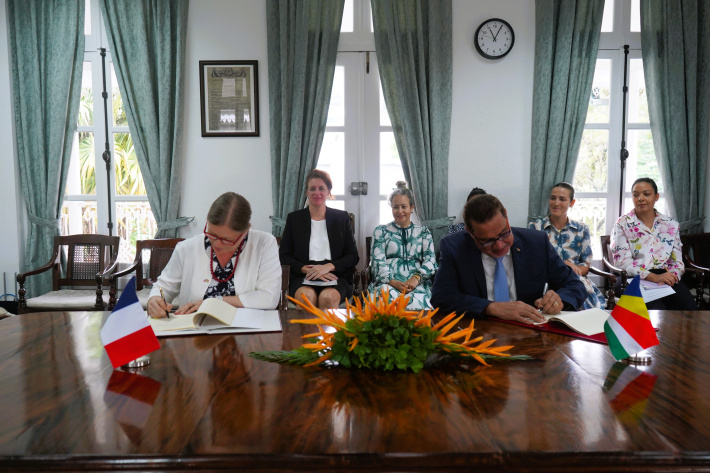 Seychelles and France sign extradition agreement   