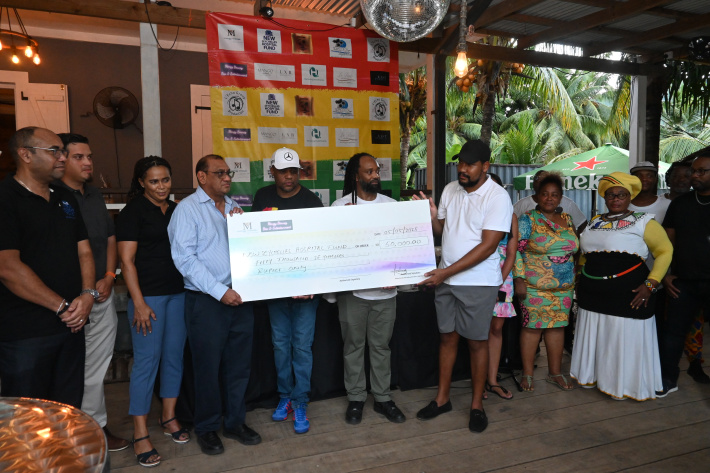 Lucky Dube tribute show donates to New Hospital Fund