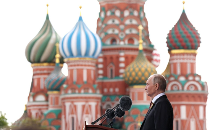 Russia celebrates 80th anniversary of Victory Day with grand parade