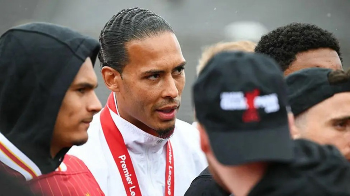 Van Dijk 'praying' for supporters injured at parade