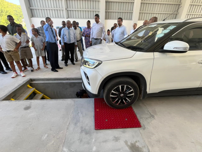 Praslin gets its first state-of-the-art Vehicle Testing Station
