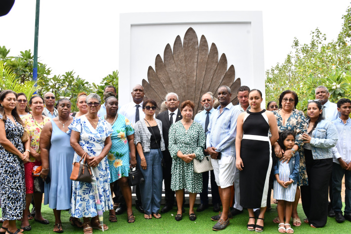 Two monuments pay tribute to Seychellois victims and heroes