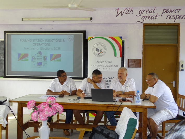 Training for Praslin and La Digue  electoral officers and deputies