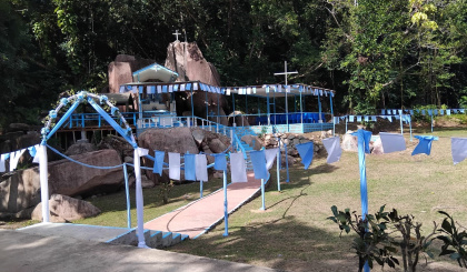 En lafet lo La Digue avek en diferans sa lannen
