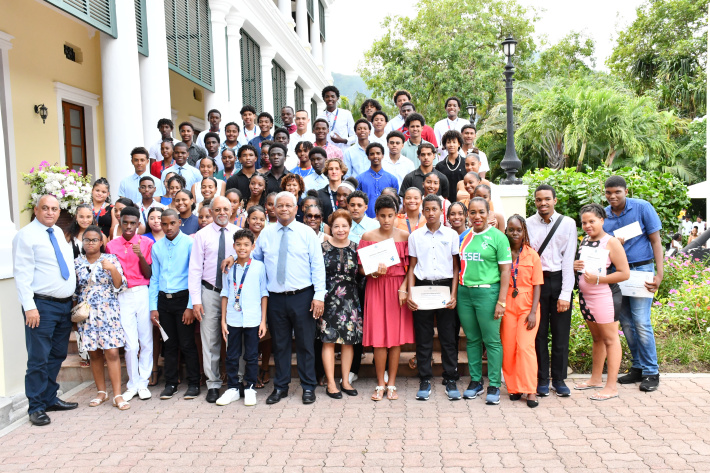 President Ramkalawan hosts reception at State House to recognise local athletes