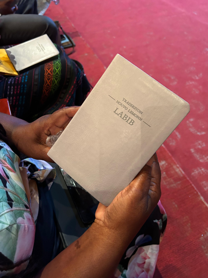 Jehovah’s Witnesses release Creole version of the bible