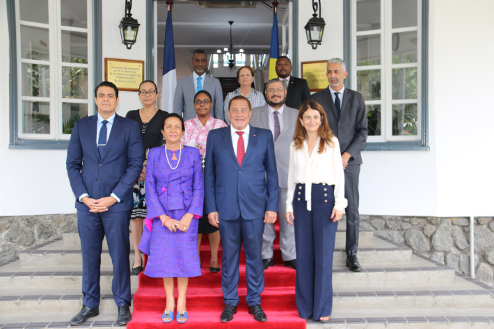 La présidente du Conseil Régional Mme Huguette Bello rend une visite de courtoisie au Ministre Sylvestre Radegonde   