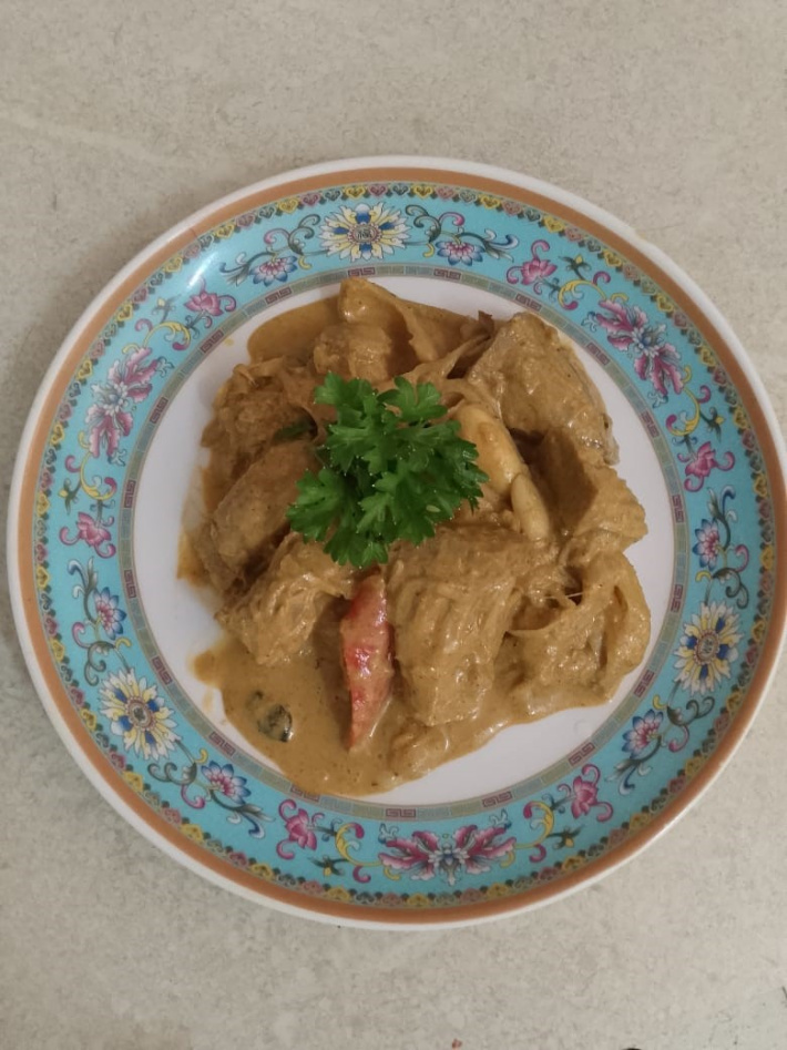 Enjoying plant-based meals in Seychelles!