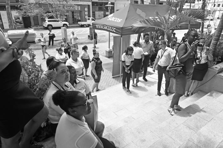 Lakonnpanyen SACOS i organiz en lazournen portouver