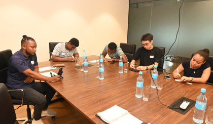 Des jeunes participent au programme D-CLIC ‘Formez-vous au numérique avec l’OIF’