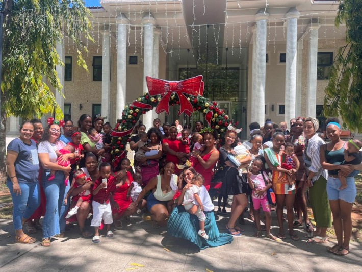Festive ‘Stay and Play’ party  brings joy to young mothers     By Anika Cathene