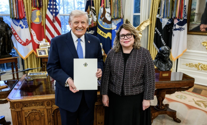 Seychelles ambassador to the US presents credentials to President Donald Trump