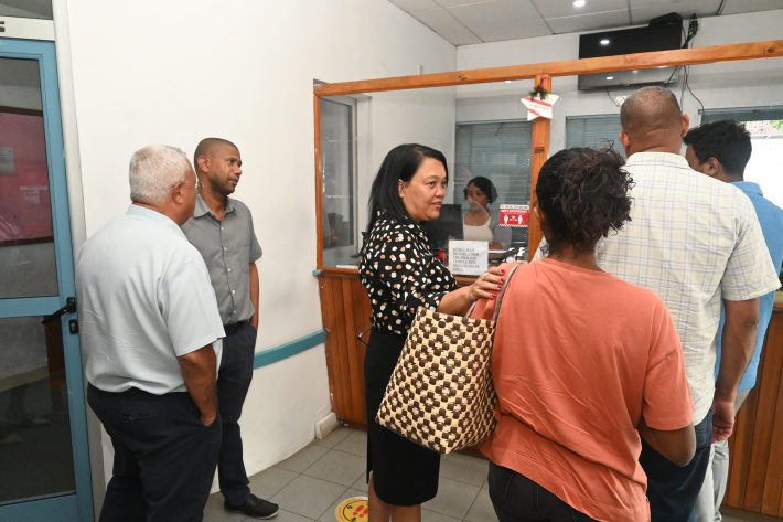 Minister Laporte praises efficiency at Vehicle Testing Station