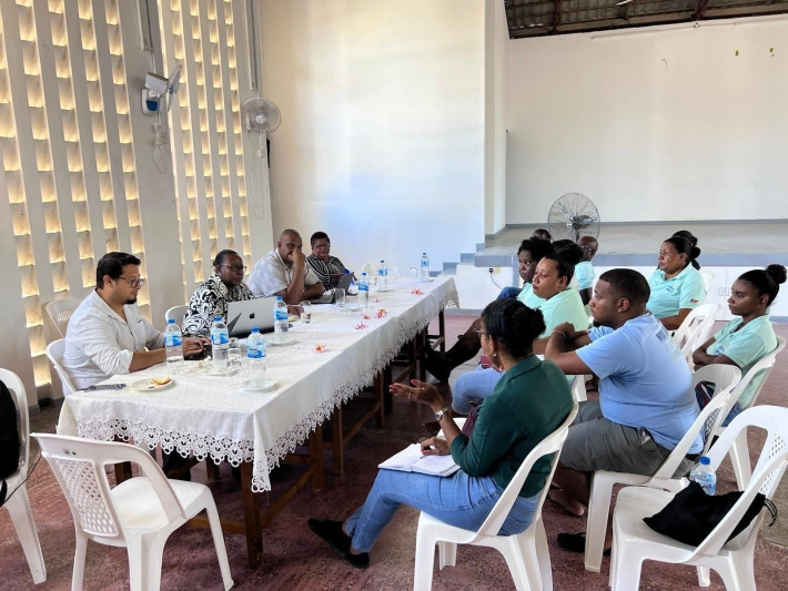 Minister Jeremie meets Praslin agencies to share vision