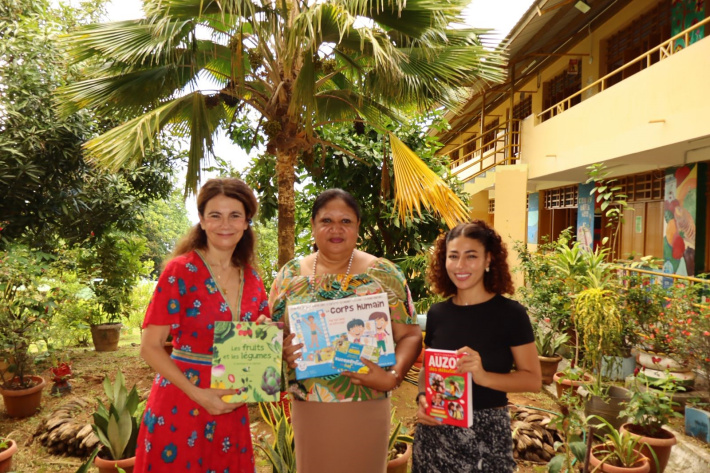 L’Ambassadrice de France à l’école de Glacis :