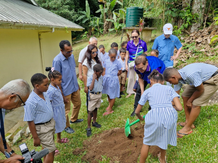 Rotary Club of Victoria carries out tree-planting activity at La Misère school