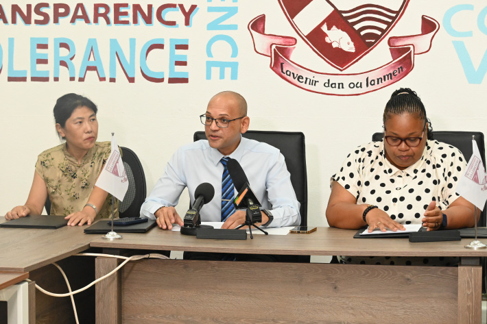 UniSey and Independent School sign two agreements