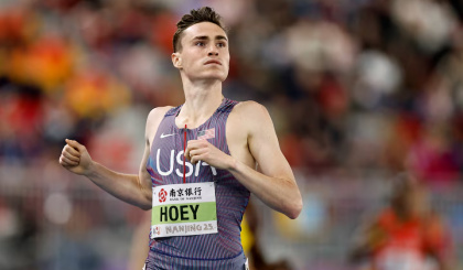 American Hoey breaks 800m indoor world record in Boston