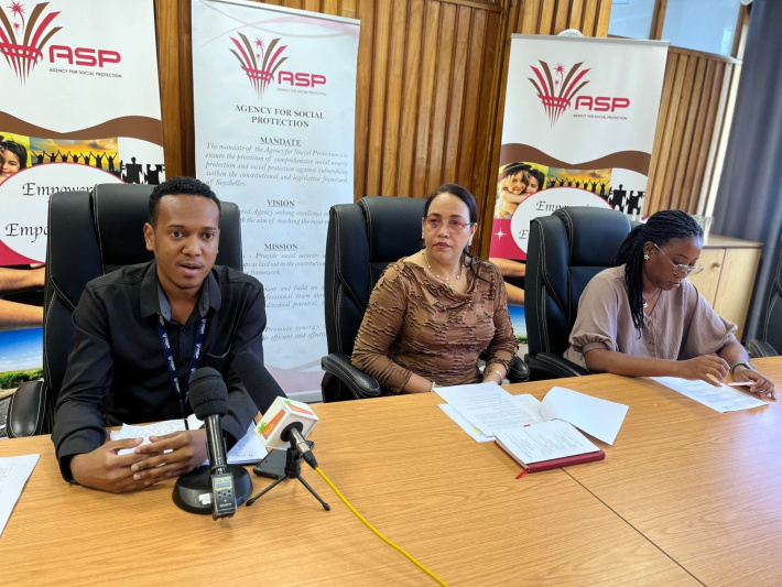 Gouvernman i double lasistans finansyel pour servis swen zanfan