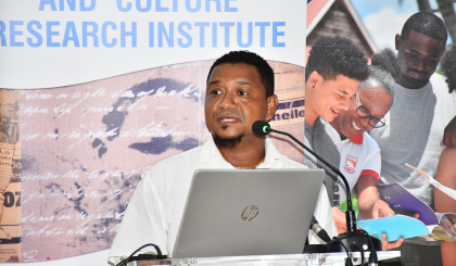 Selebrasyon Lazournen Enternasyonal Lalang Maternel kot Liniversite Sesel