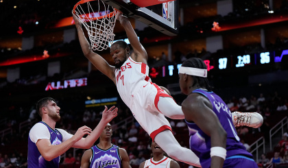 James sets NBA appearance record in late Lakers win