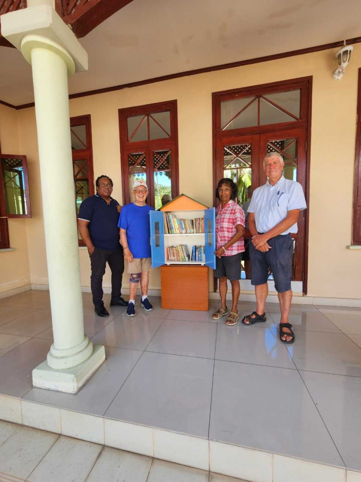 Rotary Club of Victoria, S4S expand community literacy with little book house installation