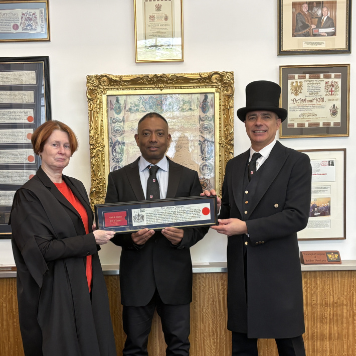 Seychellois ophthalmologist admitted as Freeman of the City of London   
