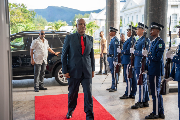 Ladres par Prezidan Patrick Herminie lo bann mezir mitigasyon an rezilta Lager dan Mwayen  Oriyan