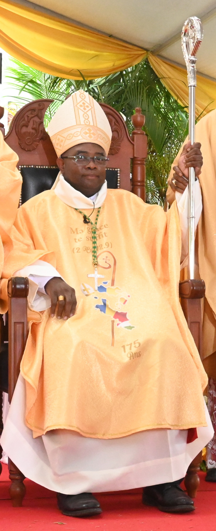Monseigneur Landry Philippe Rasamison devient le 11e évêque de Port-Victoria