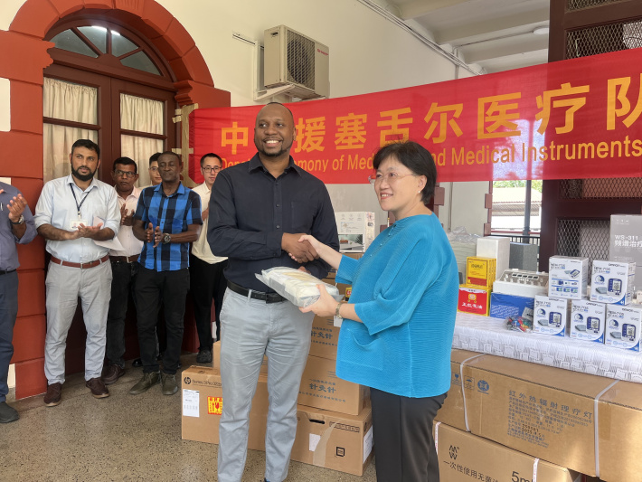 China strengthens Seychelles healthcare with R450,000 donation