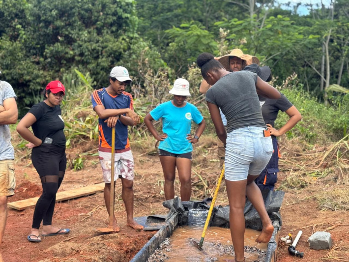 Youth empowered through hands-on vermiponics training