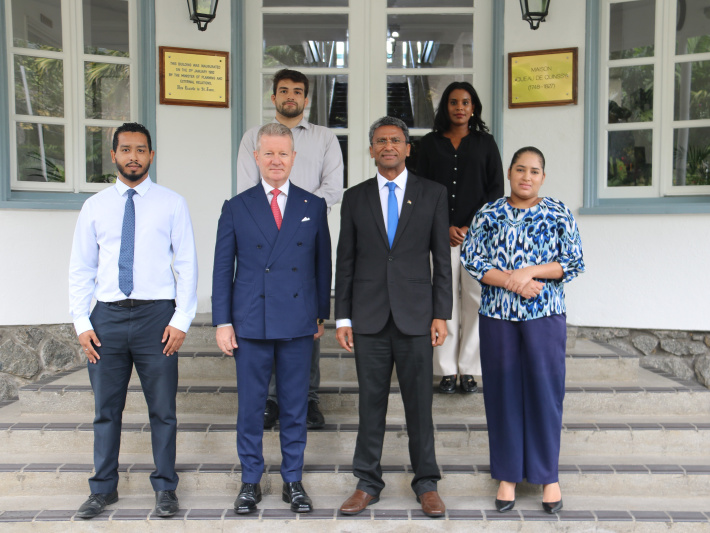 Minister Faure and Ambassador Azais Tatistscheff discuss humanitarian and healthcare cooperation