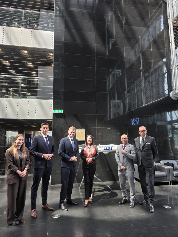 Minister Laporte explores air connectivity with LOT Polish Airlines