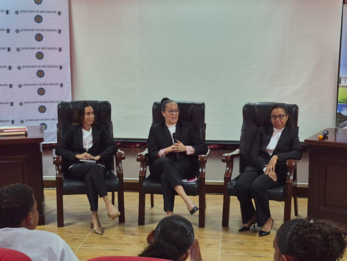 Students engage judiciary in ‘Hot Seat’ event