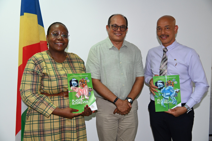 New learning tools to empower youth against plastic pollution