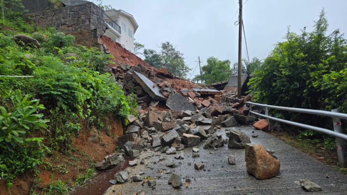Une demi-journée de fortes pluies provoque inondations, dégâts et perturbations à travers les Seychelles